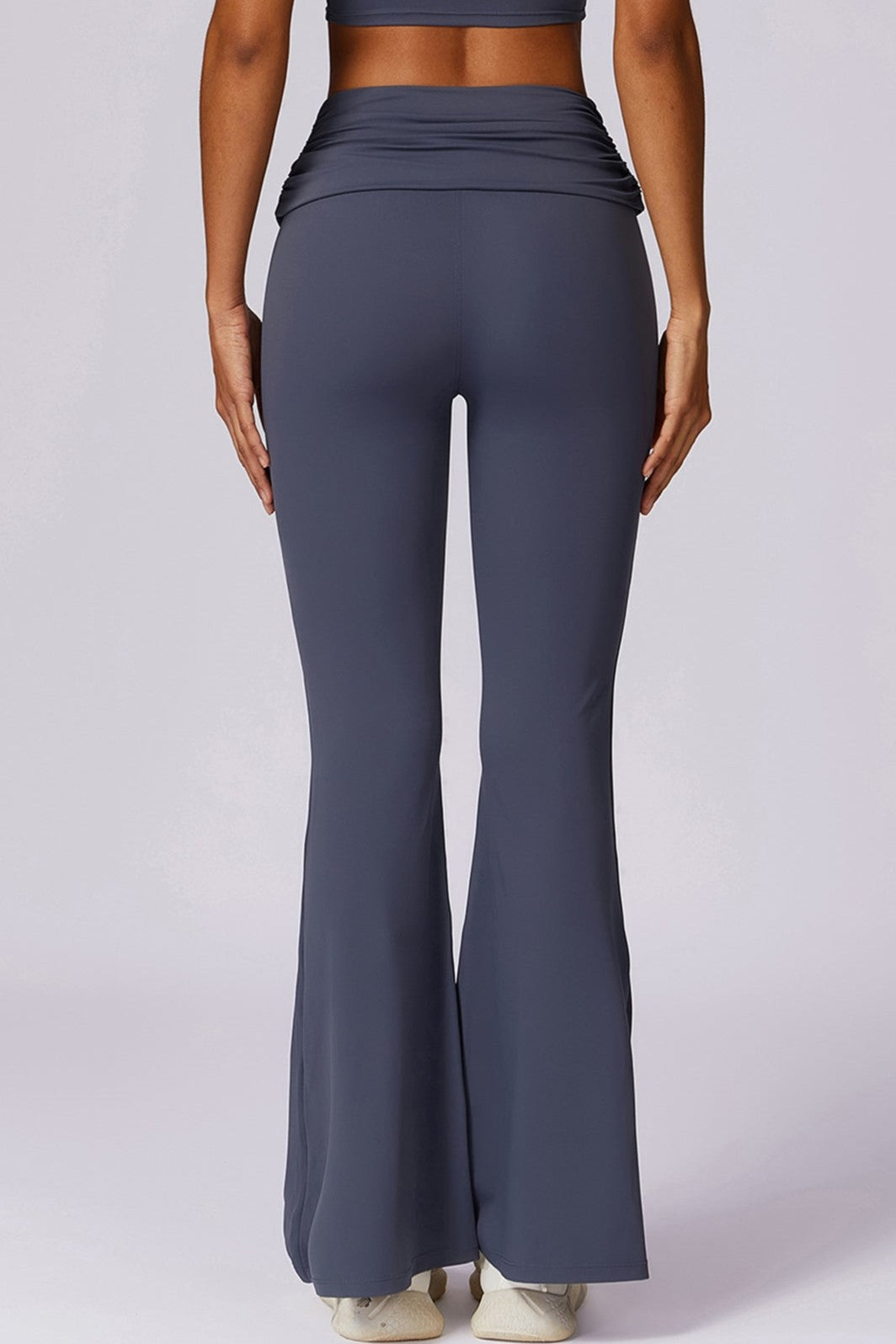 Widening pleated tights