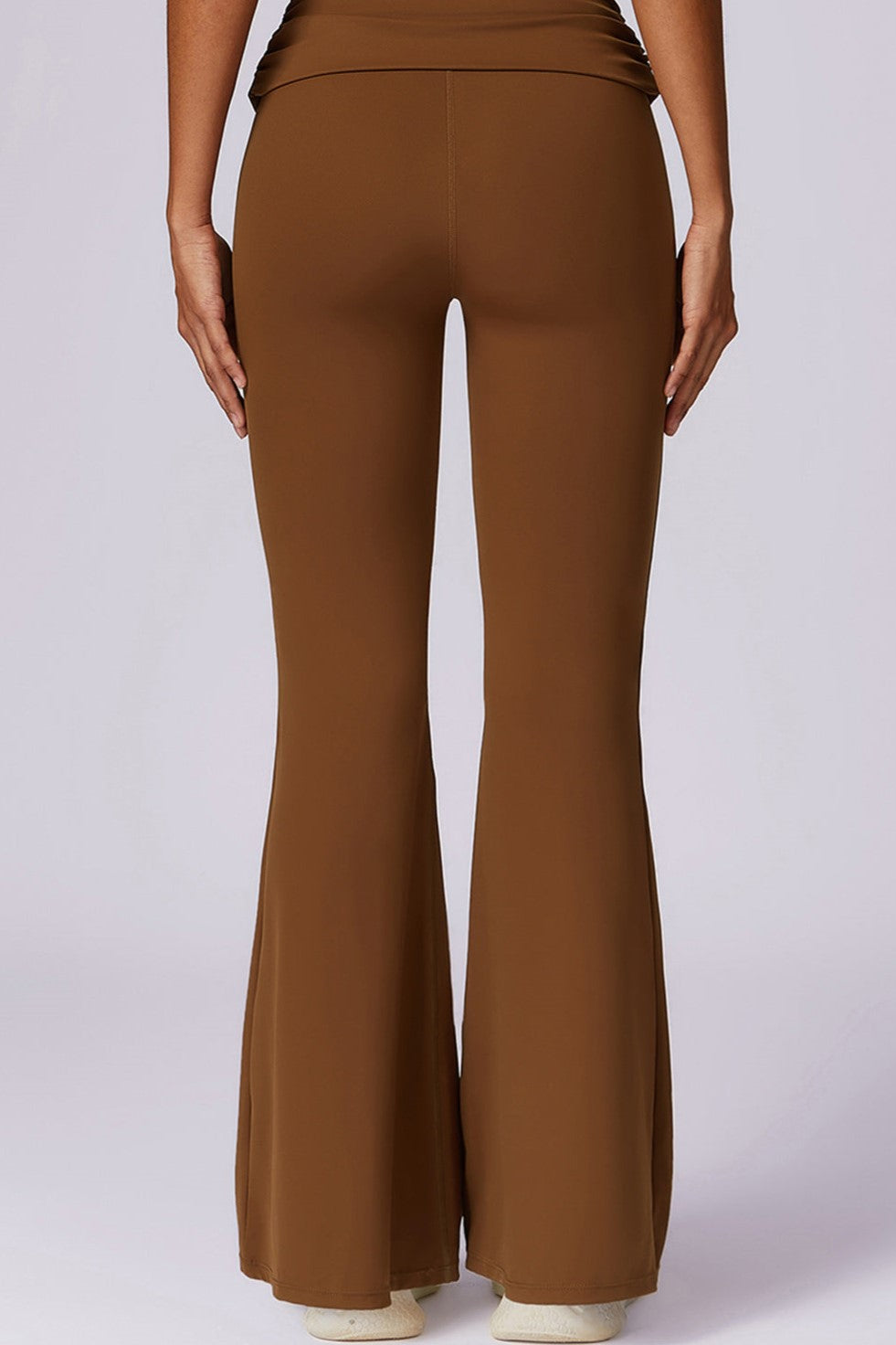 Widening pleated tights
